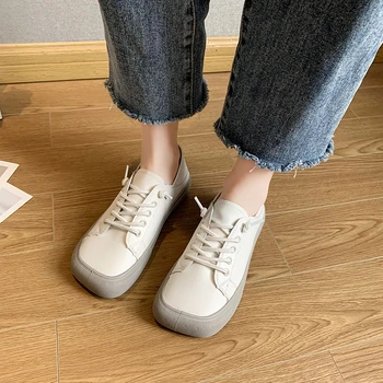 Único Sapato de Mulheres Novos Sapatos femininos Verão coreano Versão Dedo do pé Quadrado Superficial Plana Sapatos para Mulheres Lace-up Branco Casual Sapatos