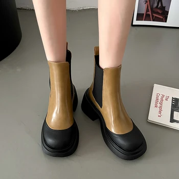 2023 Moda Sapatos femininos Tornozelo Botas femininas Plataforma Moderna Botas de Mulheres Trecho de Deslizamento do Dedo do pé Redondo Quadrado Calcanhar PU Sapatos Mulheres